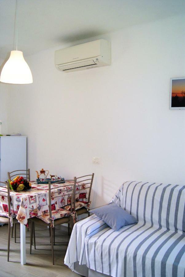 Chez Il Pino Apartment เวอนาซซา ภายนอก รูปภาพ